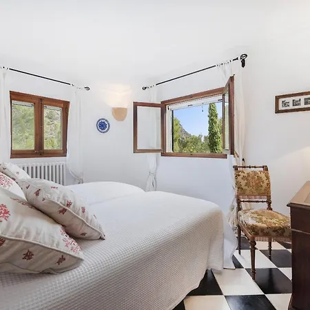 Villa Punxa Dalt - Traditional With Heatable Pool Pollença