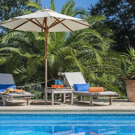 Вилла Punxa Dalt - Traditional With Heatable Pool