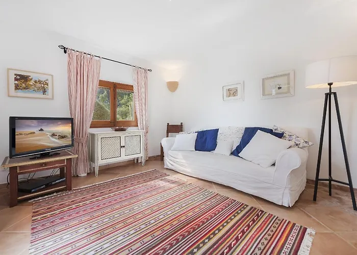 Punxa Dalt - Traditional With Heatable Pool פוינסה