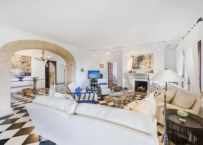 Punxa Dalt - Traditional With Heatable Pool פוינסה