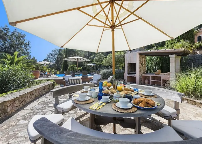 Punxa Dalt - Traditional With Heatable Pool