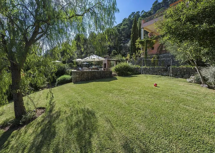 Villa Punxa Dalt - Traditional With Heatable Pool