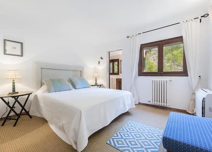 Punxa Dalt - Traditional With Heatable Pool