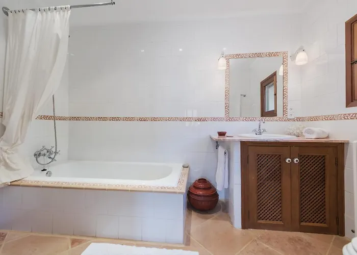 וילה Punxa Dalt - Traditional With Heatable Pool